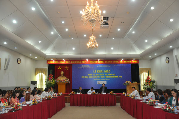 Training course about Vietnamese teaching for overseas Vietnamese teachers